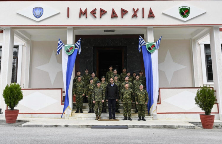 Επίσκεψη του ΥΦΕΘΑ Κεφαλογιάννη στο Κέντρο Εκπαίδευσης Αεροπορίας Στρατού, την Ι Μεραρχία Πεζικού και τη Β’ Μοίρα Καταδρομών