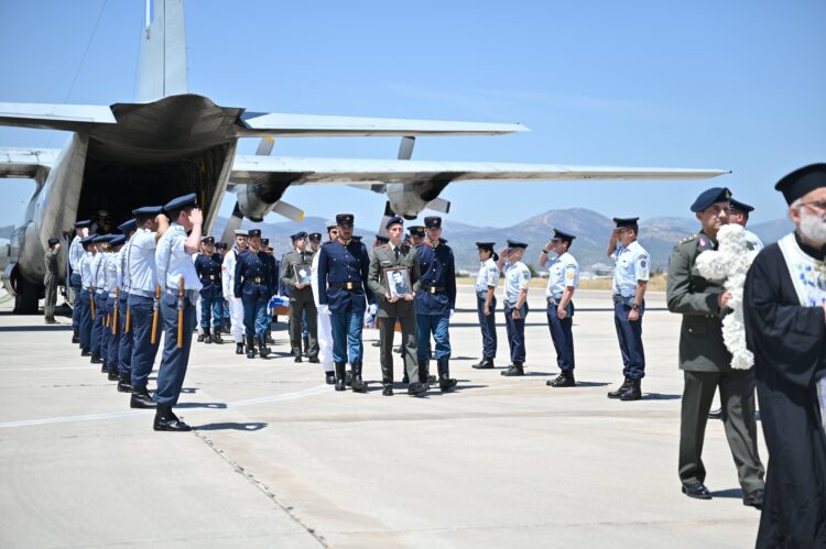Επαναπατρίστηκαν τα  λείψανα εννέα Ελλήνων στρατιωτικών  που έπεσαν το 1974 (ονόματα)