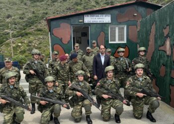 Στα  Επιτηρητικά Φυλάκια του Στρατού Ξηράς στην Ικαρία και τους Φούρνους …Ο ΥΦΕΘΑ