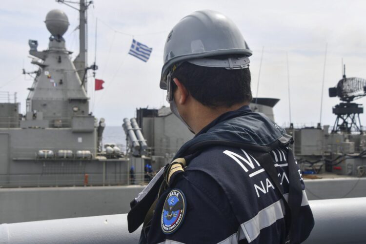 Στην Ομάδα Κρούσης του (Charles de Gaulle.)..Η Φ/Γ ΚΟΥΝΤΟΥΡΙΩΤΗΣ του ΠΝ  μετά τον Απόπλου στη Σούδα