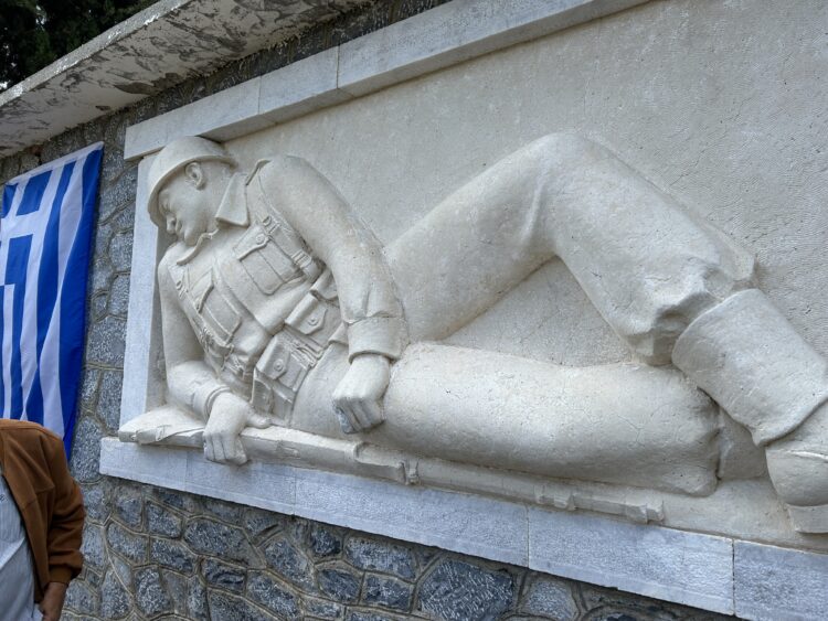 Τιμήθηκαν επιτέλους και οι Πεσόντες του 6ου Συντάγματος !! (φωτό και  video)