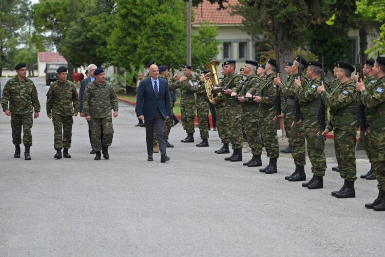 Επίσκεψη του ΥΕΘΑ Δένδια στην έδρα της XXIV Τεθωρακισμένης Ταξιαρχίας (1ο ΣΙ -«ΦΛΩΡΙΝΑ») στο Λιτόχωρο
