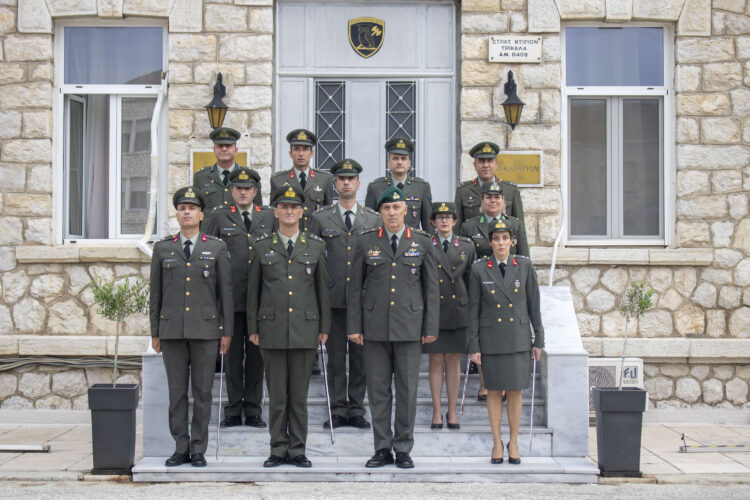 Τελετές επίδοσης ξιφών  στην Επικράτεια