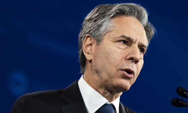 Μπλίνκεν: Το Κίεβο είναι εκείνο που θα αποφασίσει αν θα πλήξει στόχους στη Ρωσία