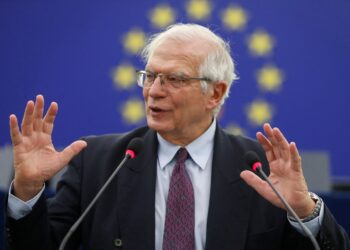 Μπορέλ: Το Κίεβο πρέπει να μπορεί να πλήττει το ρωσικό έδαφος