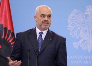 Στο γήπεδο του Γαλατσίου  τελικά  η ομιλία του Αλβανού Έντι Ράμα