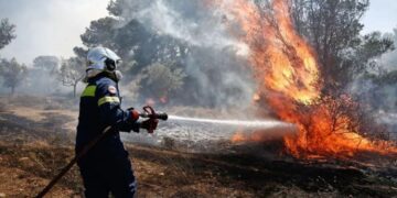 Στον εισαγγελέα ο 33χρονος Τούρκος που κατηγορείται για εμπρησμούς στο Αιγάλεω