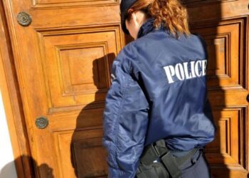 Απίστευτο: Δάγκωσαν γυναίκα Αστυνομικό για σύσταση σε επαγγελματία οδηγό