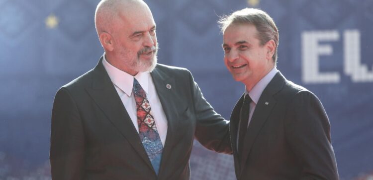 Άπαντες κατά Μητσοτάκη για  Ράμα  και τη μετατροπή της Μονής της Χώρας σε τζαμί