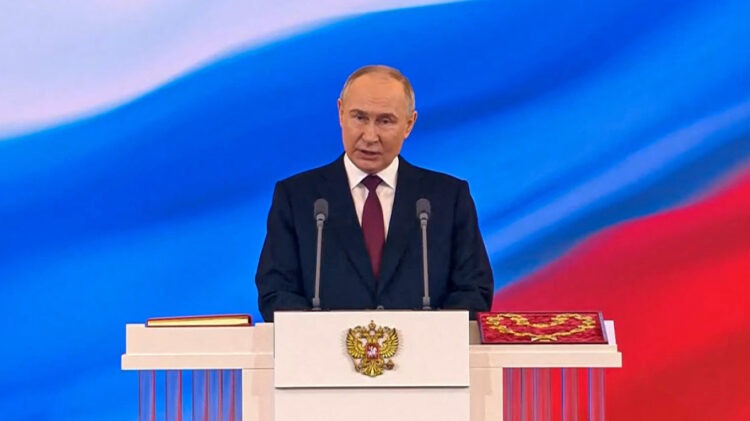 Ο Πούτιν ορκίστηκε για την 5η θητεία του και δήλωσε ανοιχτός για διάλογο με τη Δύση