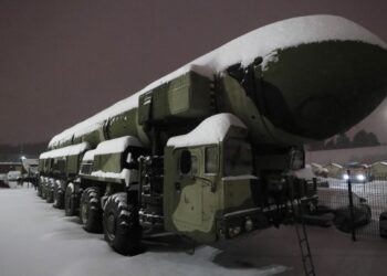 Η Ρωσία ανακοίνωσε ότι άρχισαν τις στρατιωτικές ασκήσεις στη χρήση πυρηνικών όπλων