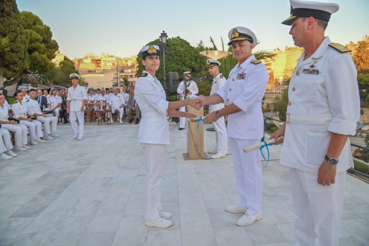 Τελετή απονομής πτυχίων και επίδοσης διπλωμάτων ιστιοπλοΐας στην (ΣΝΔ)