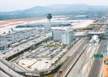 Έρευνα σε στενό συγγενή πολιτικού ηγέτη της Μέσης Ανατολή…Για μεταφορά μετρητών