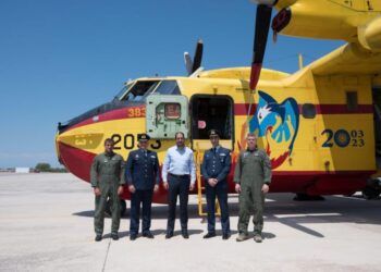 Στην 383 Μοίρα Ειδικών Επιχειρήσεων και Αεροπυρόσβεσης (383 ΜΕΕΑ) ο ΥΠΕΘΑ