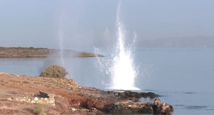 Ελεγχόμενη έκρηξη νάρκης  απο το Λιμενικό στο Καβούρι