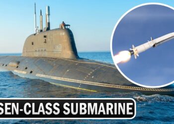 Ασκήσεις υψηλής ακρίβειας σε μεγάλη απόσταση απο Ρωσικά Υποβρύχια (video)