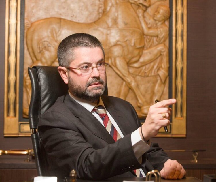 Ο Βελόπουλος διέγραψε τον Παύλο Σαράκη …Λόγω Γαλάτως