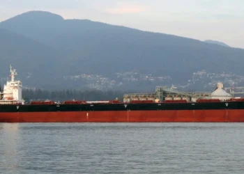 Χτυπήθηκε ελληνόκτητο φορτηγό πλοίο από τους Χούθι