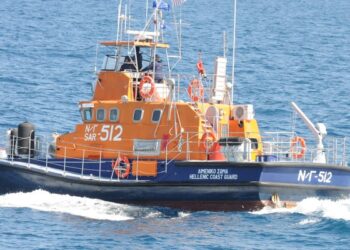 Εντοπίστηκαν και διασώθηκαν  είκοσι ένας Λαθρομετανάστες  νότια της ν.Γαύδου