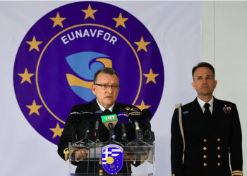 Στο Στρατηγείο της Επιχείρησης ΑΣΠΙΔΕΣ  και στην Φ/Γ “ΨΑΡΡΑ”…Δένδιας και Josep Borrell.