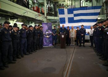 Στη Φρεγάτα «ΨΑΡΑ» στο Tζιμπουτί … Δένδιας και Μπορέλ