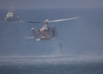 Ετοιμοπόλεμη η Εθνική Φρουρά έδειξε τα δόντια της …Με αβολίδωτα!! (video)