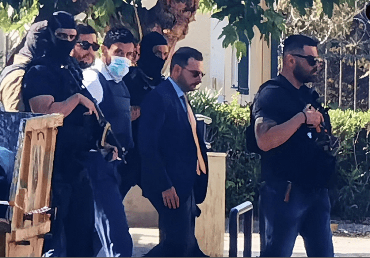 Στα δικαστήρια οδηγήθηκε ο 44 χρόνος  φερόμενος “Εκτελεστής Γιώργος”