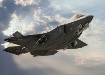Πράσινο φως για την απόκτηση των μαχητικών 5ης γενιάς F-35 και των μη επανδρωμένων ελικοπτέρων S100S