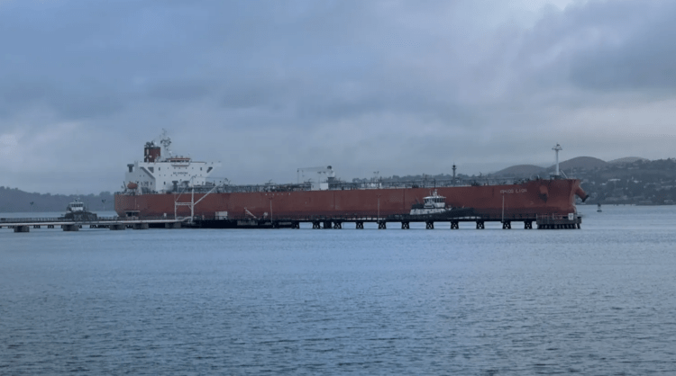 Χτυπήθηκε το Ελληνόκτητο Chios Lion στην Ερυθρά