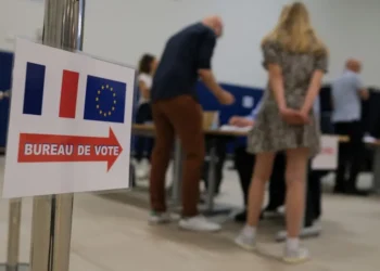 Εκλογές Γαλλία: Κανένα κόμμα δεν φαίνεται να κερδίζει την απόλυτη πλειοψηφία των εδρών