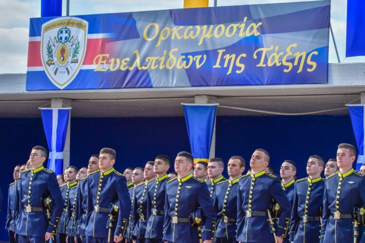 «Ορφανεύουν» από Αξιωματικούς & Στελέχη οι Ένοπλες Δυνάμεις;…Στις 460 οι κενές θέσεις των Σχολών!!