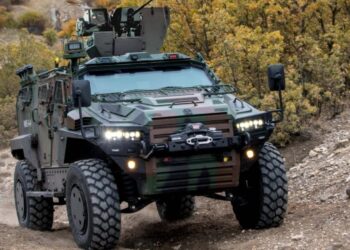 Σύλληψη δύο Τούρκων με βαρύ οπλισμό & Θηριώδες Τζιπ στον Άλιμο! (vid)