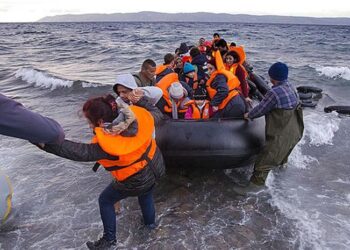 Ακόμη 30 λαθρομετανάστες  εντοπίστηκαν νότια της νήσου Γαύδου