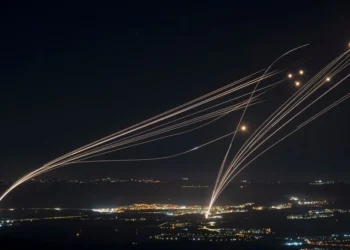 «Βροχή» ρουκετών της Χεζμπολάχ, χθες βράδυ στο Ισραήλ