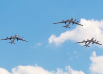 Μισή Ντουζίνα Στρατηγικά Βομβαρδιστικά “Tupolev Tu-95” στέλνει η Ρωσία στο Κουρσκ.