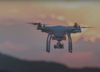 Ρωσικό drone έπληξε λεωφορείο στην περιοχή του Χαρκόβου!!