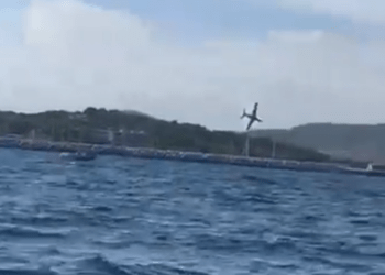 Γαλλία: Συντριβή αεροπλάνου κατά τη διάρκεια επίδειξης