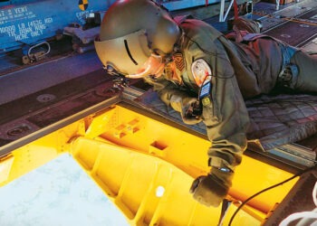 Οι ένοπλες δυνάμεις στα μέτωπα της πυρκαγιάς – Στέλνουν Καναντέρ και Σινούκ