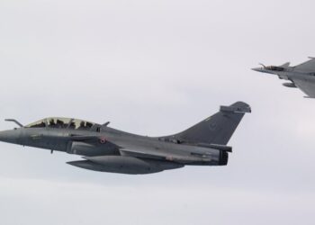 H Σερβία υπέγραψε σύμβαση για την απόκτηση 12 μαχητικών αεροσκαφών Rafale