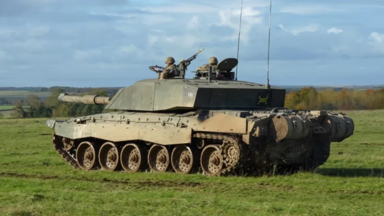 Ουκρανική αντεπίθεση με βρετανικά άρματα μάχης στην περιοχή του Κουρσκ