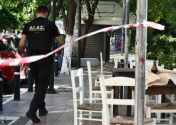 Βγήκαν τα όπλα στον Κολωνό …Ένας τραυματίας