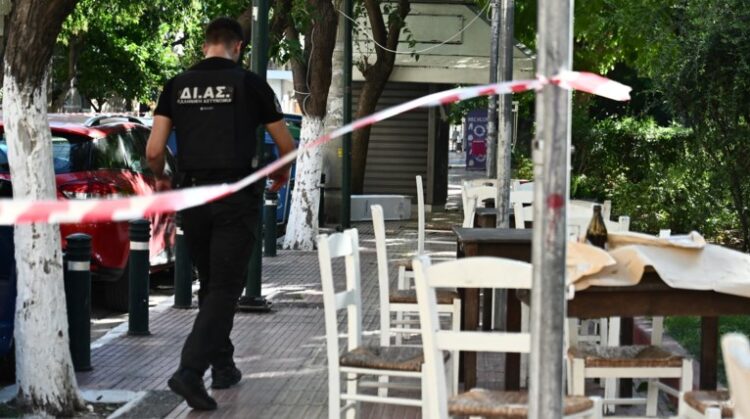 Βγήκαν τα όπλα στον Κολωνό …Ένας τραυματίας