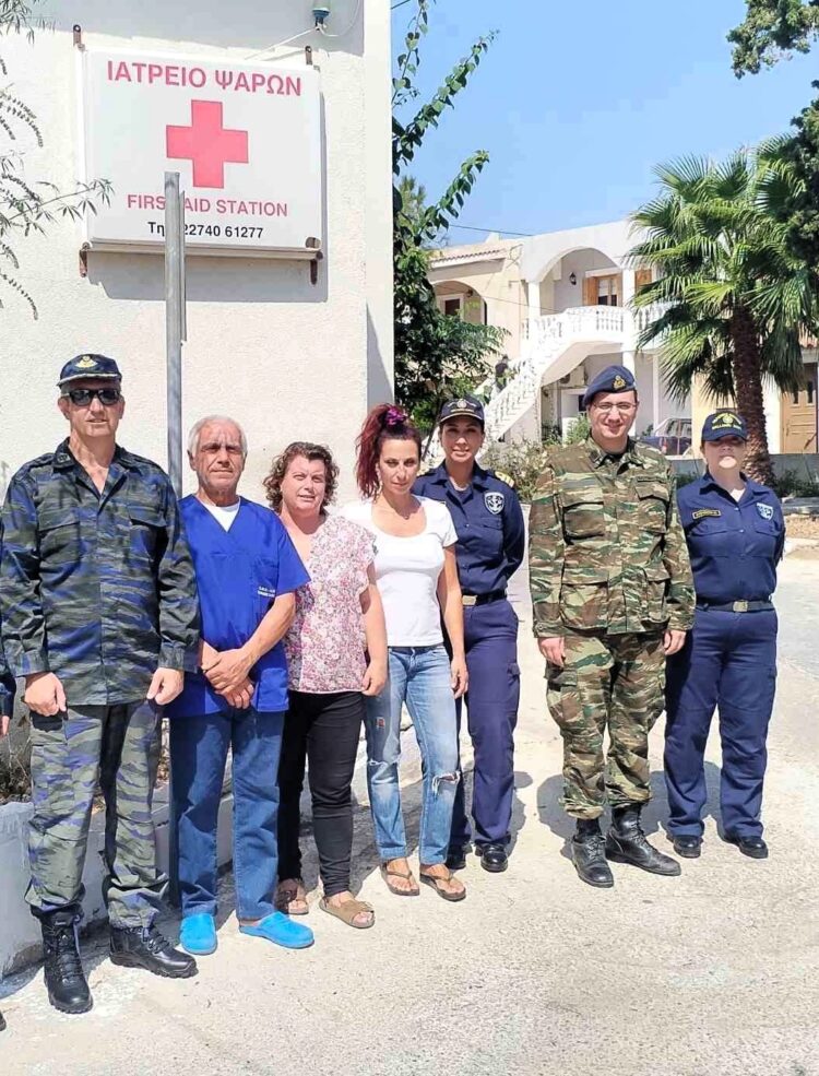 Ιατρική ομάδα των Ενόπλων Δυνάμεων σε Οινούσσες  και Ψαρά
