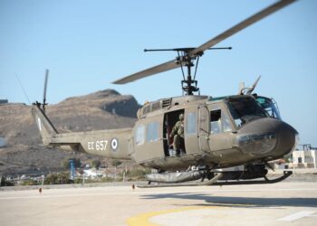 Ελικόπτερα επιχειρούν στην φωτιά του Αγίου Όρους