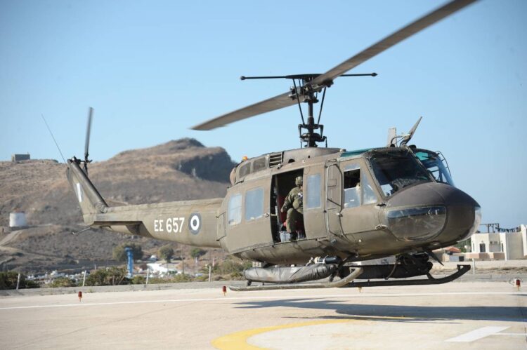 Ελικόπτερα επιχειρούν στην φωτιά του Αγίου Όρους