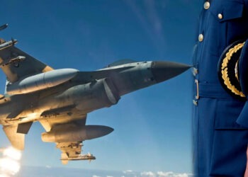 Απίστευτο :Άφησαν Χειριστή Μαχητικού να επιβιώσει με 30 λεπτά του ευρώ