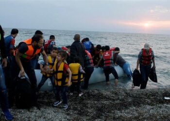 Εκατοντάδες λαθρομετανάστες έφτασαν στις ακτές της Κρήτης…Που το θα πάει αυτό;