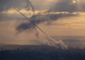 Το Ισραήλ χτύπησε αποθήκες πυρομαχικών που χρησιμοποιούσε το Ιράν δίπλα σε ρωσική βάση στη Συρία