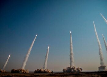 Άρχισε η πυραυλική  επίθεση του Ιράν κατά του Ισραήλ…Ενεργοποιήθηκε ο Σιδηρούς θόλος (video)