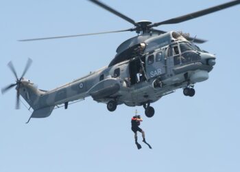 Πλάνα από επιχείρηση διάσωσης με Super Puma της Π.Α. στη Δονούσα